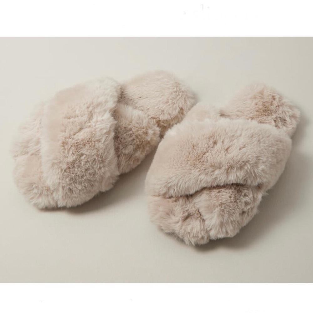 Love & Lore Faux Fur Crossover Slippers in Beige